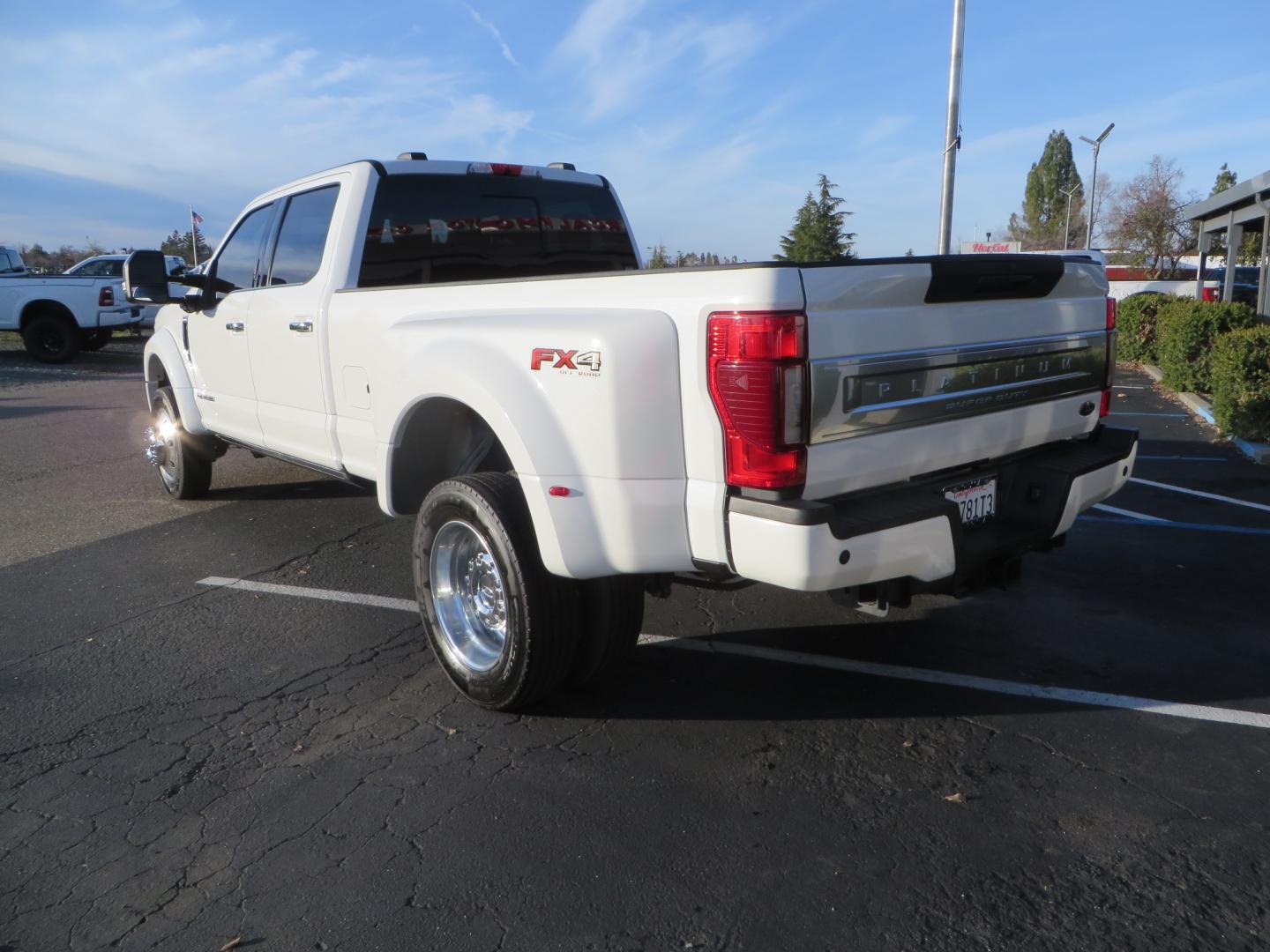 2020 White /BLACK Ford F-450 SD PlatinumCrew Cab DRW 4WD (1FT8W4DT4LE) with an 6.7L V8 OHV 16V DIESEL engine, 6A transmission, located at 2630 Grass Valley Highway, Auburn, CA, 95603, (530) 508-5100, 38.937893, -121.095482 - Must see F450 with a tool box refueling station, window tint, and a center console vault. - Photo#6